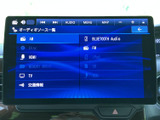 お好みの音楽を様々な方法で楽しめます。CD、USB、Bluetoothなど、幅広いメディアに対応。高音質なサウンドで、車内をコンサートホールに。