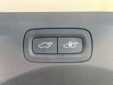 【パワーバックドア】スマートキーや運転席のボタンを押すだけでリアゲートが自動で開閉します!荷物を持っている時や、高い位置にあるバックドアを閉める際に便利な機能です。