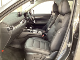 キメが細かく弾力性に富んだ振動吸収ウレタンの採用により、体を包み込んでくれるような心地よいフィット感を実現!
