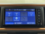 Bluetooth対応、CD再生機能付き。お好きな音楽を聴きながらのドライブは楽しいですよね〜♪