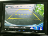 後方視界を確保し、安全な運転をサポート。狭い場所での駐車も安心です。周囲の状況を的確に把握できます。