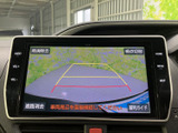 後方の状況を確認できるモニター画面です。駐車時の安全性を高め、狭い場所でもスムーズな運転をサポートします。