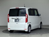 バックカメラが付いているのでバックでの車庫入れも安心です。