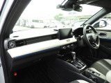 収納量豊富なBOXもあり、いつもすっきりとした車内に。フロント左右に配置された「そよ風アウトレット」は、体に直接当たることなく穏やかに?を撫でる風は、外気の熱や寒さを軽減する役割も果たします!