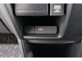 スマートフォンなどの音楽再生が可能なUSB接続ジャック装備車両です♪♪♪