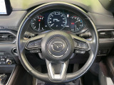 【純正革巻きステアリング】上質な革を使用することで、手にしっかり馴染みとても運転しやすいハンドルです♪