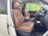 運転席シート廻りは使用感も少なく、良好な状態となっています。丁寧に使われていたことがよくわかりますね。