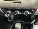 運転席/助手席シートヒーターで寒い日もすぐに温かくなり快適に過ごせます。3段階の温度調整が可能です