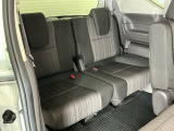 1列目から3列目まで広々大空間です。3列目シートは荷物が多い時や不要な時はアレンジして荷室として使用することが可能で便利に使えます