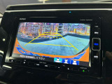 【バックカメラ】運転席から画面上で安全確認ができます。駐車が苦手な方にもオススメな便利機能です。