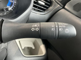操作感の良いウインカーレバーは、スムーズな車線変更をサポート。安全な運転に貢献します。