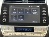 操作しやすいインターフェースで、快適なドライブをサポートします。様々な機能を搭載し、エンターテインメント性も充実しています。