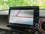 停車中、エンターテイメントを楽しめるTV機能。長距離移動の休憩時などに、動画コンテンツを視聴することで、リラックスした時間をお過ごしいただけます。