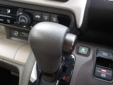 無段変速のCVT車です!発進から加速までアクセルを一定にして走ることにより、滑らかに走ります!