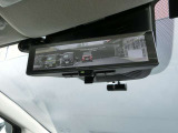 インテリジェント ルームミラーは、車両後方のカメラ映像をミラー面に映し出すので、車内の状況や、天候などに影響されず、いつでもクリアな後方視界が得られます