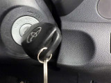 【見えないところまで徹底洗浄】エンジンルームからシートを外した洗浄まで、目に見えないところまで徹底的に洗浄しています。