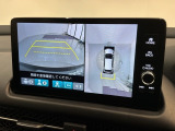 全方位モニターがついています! 車の周囲を360&deg;安全確認できるので、普段の駐車はもちろんの事、縦列駐車や幅寄せの際にも活躍してくれますよ。