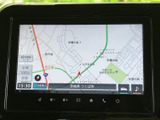 高精細な画面で、快適なナビゲーションを実現。多彩な情報表示で、ドライブをサポートします。