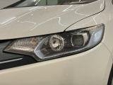 LEDヘッドライトは、点灯の瞬間から最大光量を発揮し、突然暗くなるトンネルなどでの安定感を高めます。