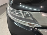 LEDヘッドライトは、点灯の瞬間から最大光量を発揮し、突然暗くなるトンネルなどでの安定感を高めます。