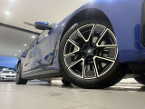 サービスにはドイツ本国と同様に教育と訓練を受け、BMWを知り尽くした「マイスター」が数多く在籍しております。360度による納車前点検整備で、お客様に安心と安全をお届けいたします。