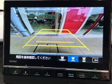 バックモニターで、狭い場所でも安全に駐車できます。ガイドライン表示で、距離感が掴みやすく、初心者の方でも安心です。