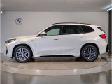 【XDrive】強大なパワーをXdriveシステムが瞬時に理想的な可変配分を行い、かつてない安心・快適・スポーティな走りを約束します。走行状況に応じてトルク配分を最適化してくれる優れものです!