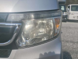 ライトは全車水垢等除去し磨きやコーティングを行っております。別途ご要望の方はプロテクションフィルム施工やクリア再塗装もできます