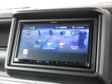 ナビゲーションはケンウッドメモリーナビ(MDV-D708BT)を装着しております。AM、FM、CD、DVD再生、Bluetooth、音楽録音再生、フルセグTVがご使用いただけます。