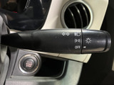 操作しやすい位置に配置されたウインカーレバー。スムーズな操作で、安全な車線変更をサポートします。日常の運転をより快適に。