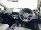 運転席まわりです。 各操作スイッチは使いやすい位置に配置されてます。