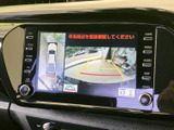 後方の状況を視覚的に確認できるので、狭い場所での駐車や車庫入れが格段に楽になります。安全な運転をサポートします。