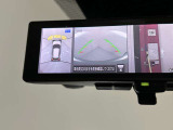 ルームミラーにクリヤーなカメラ映像で後方視界サポート!車両周囲安全確認にも役立つ、アラウンドビューモニター映像 スマート・ルームミラー装備!