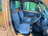 運転席シート廻りは使用感も少なく、良好な状態となっています。丁寧に使われていたことがよくわかりますね。