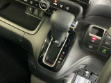 停車中にブレーキペダルを踏み続けなくてもブレーキ保持ができるオートマチックブレーキホールド機能もついております。