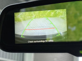 狭い場所での運転をサポート。後方の状況を画面で確認できるので、安全に駐車できます。運転に自信がない方にもおすすめです。
