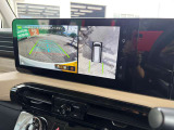 全方位カメラ(アラウンドビュー)も付いていますから運転に自信がない方にも安心です!