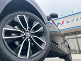 【純正18インチアルミホイール】外観にマッチした純正アルミホイールを装着しております。各種社外アルミホイールや、スタッドレスタイヤも取扱いしております。是非ご相談ください♪