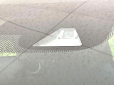 【ホンダセンシング】走行中に前方の車両等を認識し、衝突しそうな時は警報とブレーキで衝突回避と被害軽減をアシスト。より安全にドライブをお楽しみいただけます。