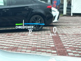 【カラーヘッドアップディスプレイ】現在の速度や走行情報をデジタル表示で運転席前方のガラスに投影!カラー付きで視認性も高く、運転中目線をずらさず必要な情報を確認できるのでとっても便利で安心!