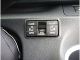 両側電動スライドドアの機能です