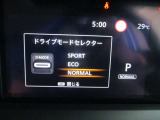 D-MODEで走行モードをノーマル、エコ、スポーツに設定出来ます。エコモード時にはアクセンOFF時の減速が停止する勢いでブレーキを踏む回数が減ります。