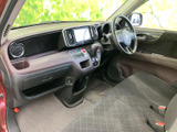 運転に必要な情報が視認しやすいインストルメントパネル。操作性にも優れ、安全で快適なドライブをサポートします。