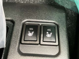 前席シートヒーター・寒い冬でも快適に運転できます。スイッチ1つでON/OFFできます