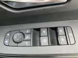 全席パワーウインドです。ドアミラーの格納調整も行えます!