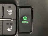 ★ECONスイッチ★ エコドライブを加速しよう!スイッチをONにすると、運転の仕方によるロスを抑え込み燃費をよくするようクルマが頑張ります(*^ー^*)燃費向上にチャレンジ♪