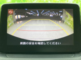 後方確認をサポートするモニター。狭い道や駐車時も、安全に運転できます。周囲の状況を的確に把握できます。