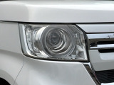 明るくて長寿命のLEDヘッドライト採用