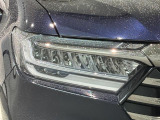 LEDヘッドライトは、点灯の瞬間から最大光量を発揮し、突然暗くなるトンネルなどでの安定感を高めます。