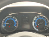 後方視界を広げるバックモニターが搭載されています。駐車時の安全性を高め、狭い場所でもスムーズな取り回しをサポートします。